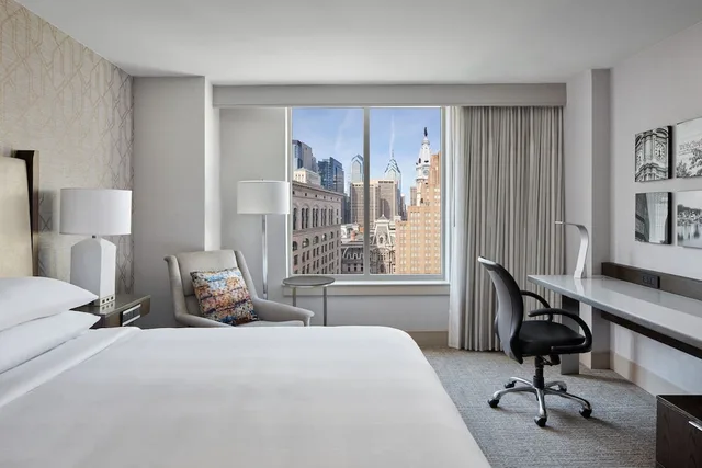 غرفة قياسية بسرير كينج لذوي الإعاقة، Philadelphia Marriott Downtown 2/5