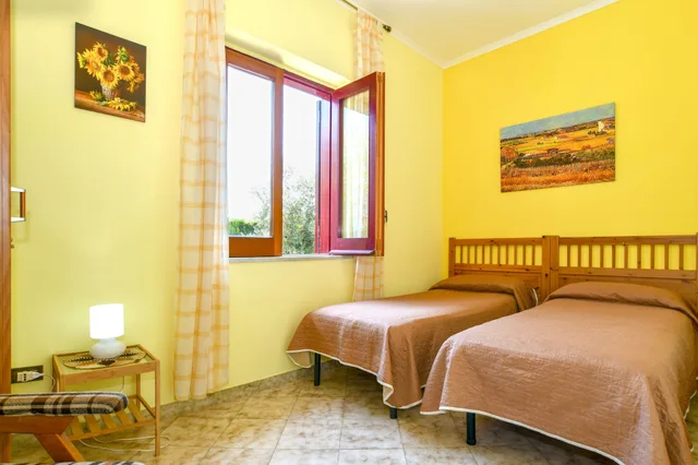 1 Bedroom, Family, Apartment, Queen and Twin Beds, Private Bathroom, Ground Floor, Green Paradise Affittacamere 3/3
