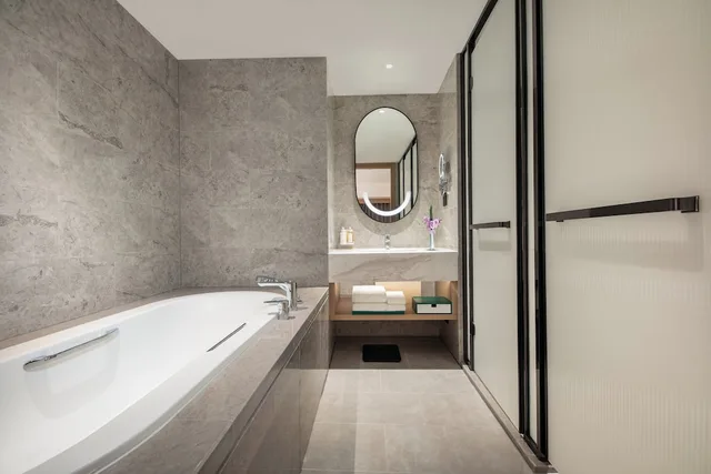 جناح بسرير كينج بغرفة نوم واحدة بمنطقة جلوس، Holiday Inn Shanghai Nanjing Road 5/5
