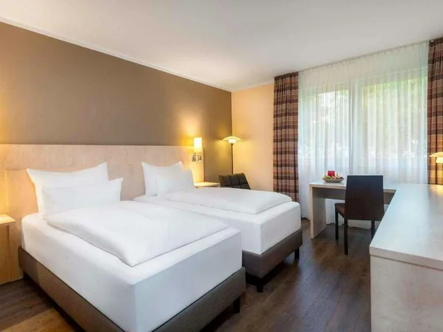 Standard, Twin Beds, Mercure Hotel Bielefeld Johannisberg 2/5