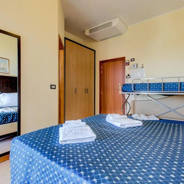 غرفة رباعية بشرفة، Hotel Verona 5/10