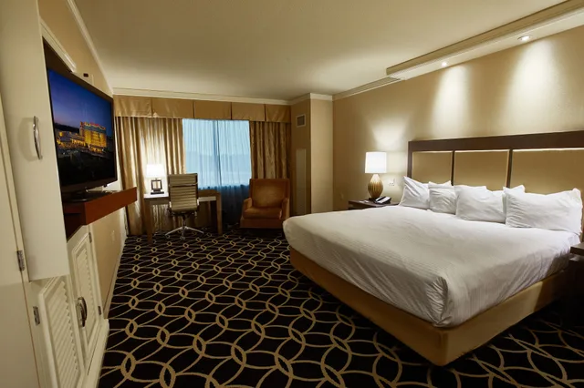 Room, King Bed, Rodeo Tower، Hollywood Casino St Louis 3/3