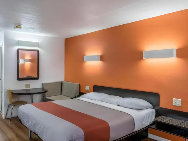 غرفة بسرير مزدوج للمدخنين، Motel6 Tacoma, WA - Fife 8/10