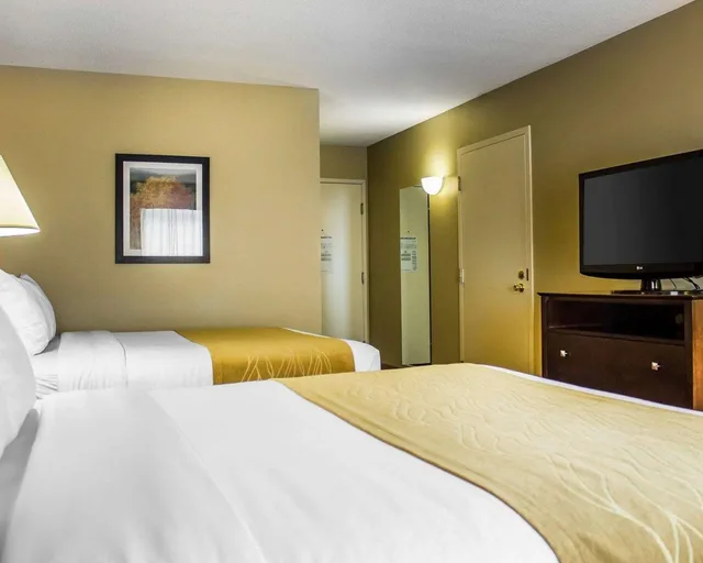 غرفة بسريرين كوين، Comfort Inn & Suites Dayville - Killingly Industrial Park 1/3