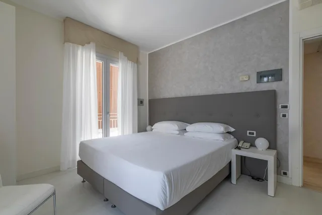 غرفة متصلة، Hotel Gallia 6/10