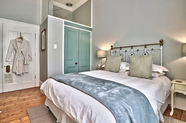 غرفة كلاسيكية بسرير كوين، Parker Cottage 1/5