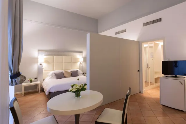 جناح دوبلكس جونيور بسرير كينج، Palazzo Caracciolo Naples 14/14