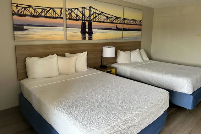 Room, 2 Queen Beds, Days Inn By Wyndham Louisville Airport Fair And Expo Center 2/9