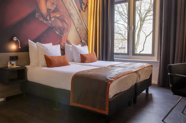 غرفة ديلوكس بسريرين منفصلين، The Manor Amsterdam 1/8