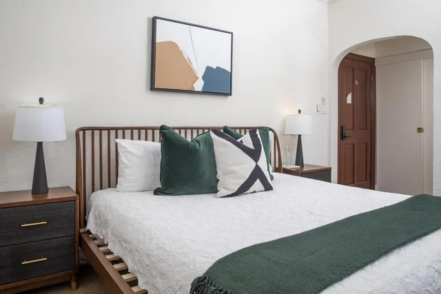 Junior Suite, King Bed, The Washington Square Inn 6/10