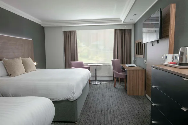 غرفة سوبيريور عائلية بسرير كينج وسرير فردي، Best Western Plough & Harrow Hotel 3/7