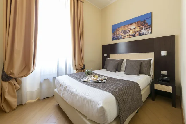 غرفة عائلية بسريرين مزدوجين، Hotel Naples 3/4