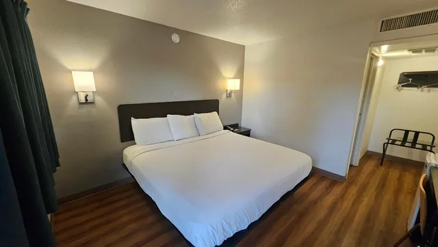 غرفة بسرير كينج، Motel6 Blythe, CA 5/10