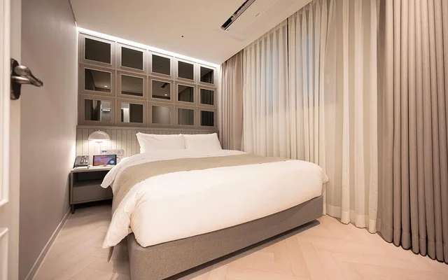 جناح جونيور عائلي، HOTEL D Edition 1/1