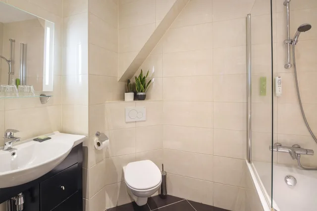 Room, Triple, Sint Nicolaas 4/4