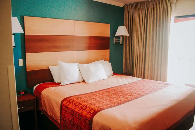جناح تنفيذي بسرير كينج، Rodeway Inn & Suites Lake Havasu City 5/10