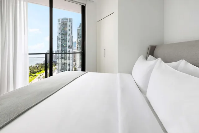 1 Bedroom, Suite, King Bed, Bay View, Accessible، The Elser Hotel and Residences Miami 2/4