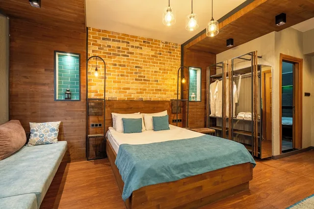 جناح تنفيذي بسرير كوين مع أريكة بحوض جاكوزي، Cube Suites 5/10