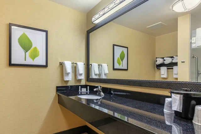 جناح بسرير كينج مع أريكة، Fairfield Inn Suites Columbus 6/7