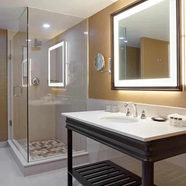 1 Bedroom, Suite, King Bed, Club Floor، Sheraton Parkway Toronto North Hotel Suites 7/10