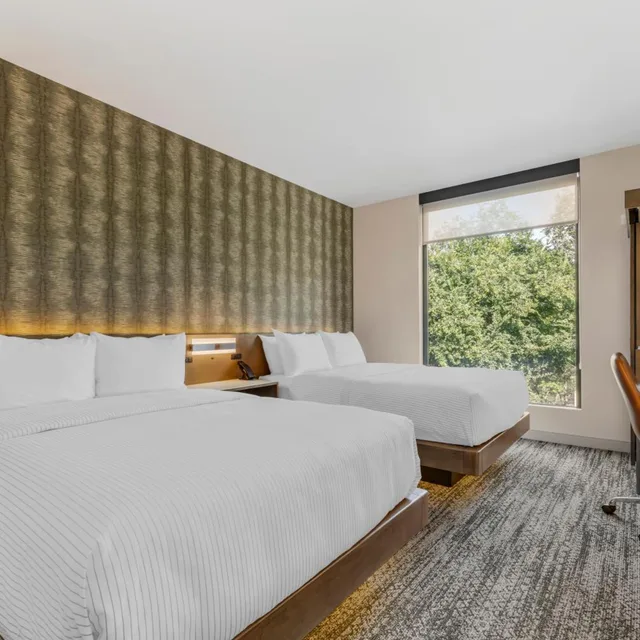 غرفة بسرير كينج وسريرين كوين لذوي الإعاقة، Cambria Hotel Portland - Pearl District 1/2