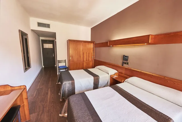 Standard, Triple, Twin Beds, Bunk Bed, Checkin Flamingo 1/4