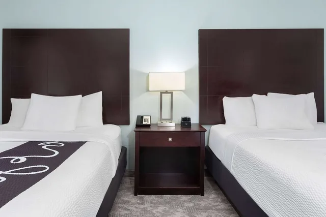 Room, 2 Queen Beds, Lake View, La Quinta Inn & Suites by Wyndham Bonita Springs Naples N. 7/9