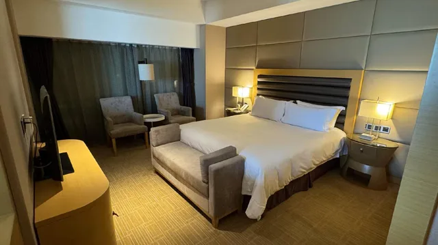 Deluxe, Suite, King Bed, Queen Bed, Shanghai Hongqiao Airport Boyue Hotel - AirChina 1/1