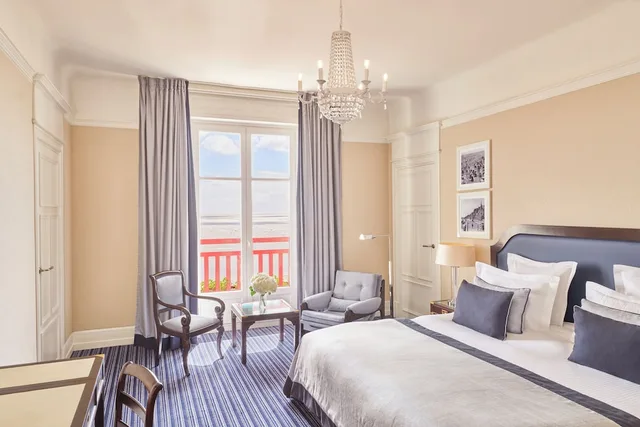 غرفة بريستيج بسرير مزدوج بإطلالة على البحر، Hotel Barriere L Hermitage La Baule 1/2