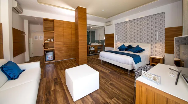 جناح جونيور بإطلالة على البحر، Hotel Aurora 6/10