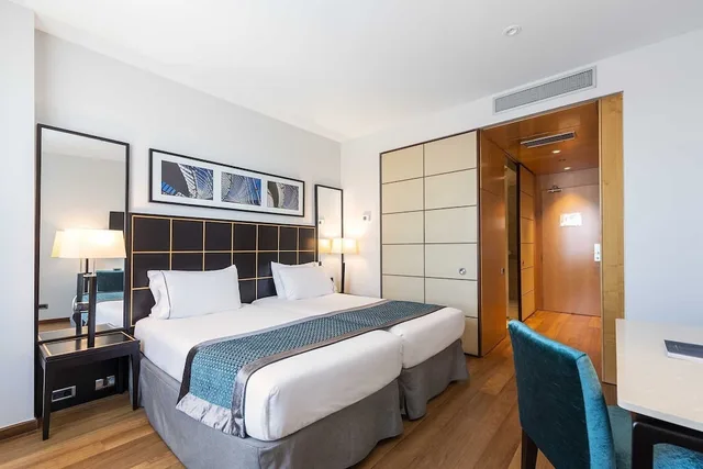Room, King Bed, City View, Eurostars Gran Valencia 4/7