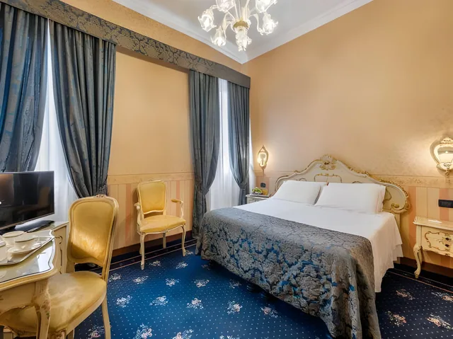 غرفة اقتصادية، Hotel Montecarlo 1/1