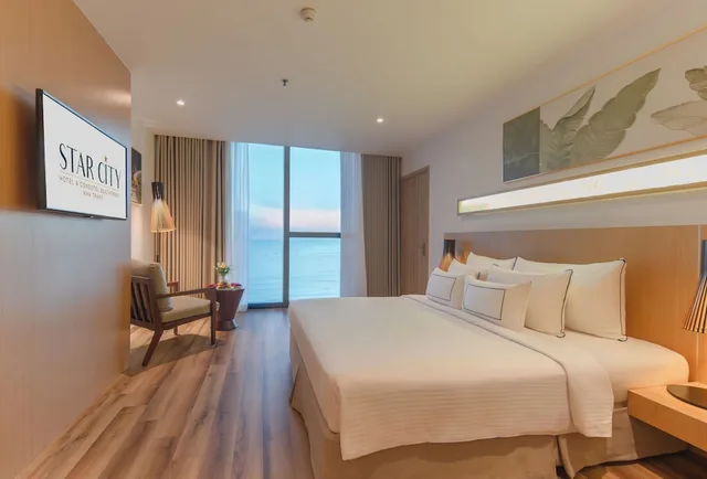غرفة متصلة عائلية بسرير كينج وسريرين منفصلين بإطلالة على البحر، Starcity Bayfront Nha Trang Hotel 5/10