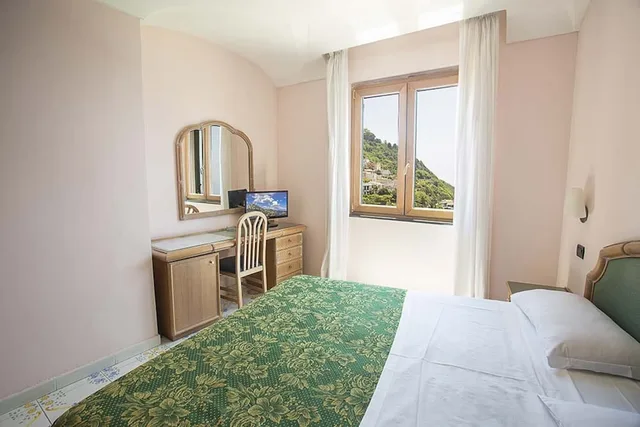 غرفة قياسية بسرير مزدوج أو سريرين منفصلين، Hotel Terme Saint Raphael 2/7
