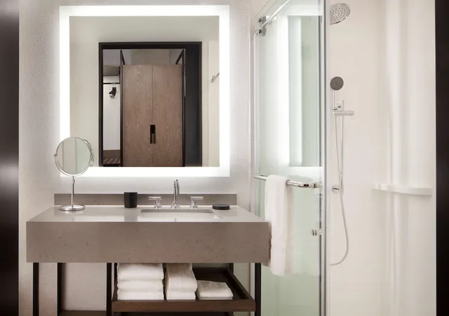 غرفة كلوب بسريرين كوين، Hyatt Regency Salt Lake City 2/2