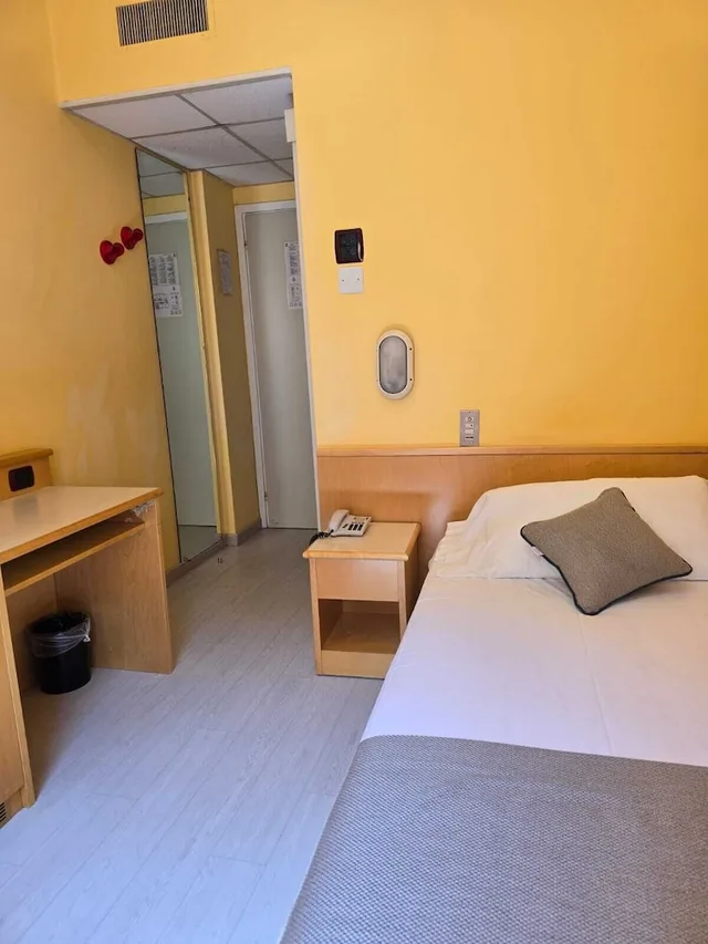 غرفة مفردة، Sant Ambroeus Hotel 9/24