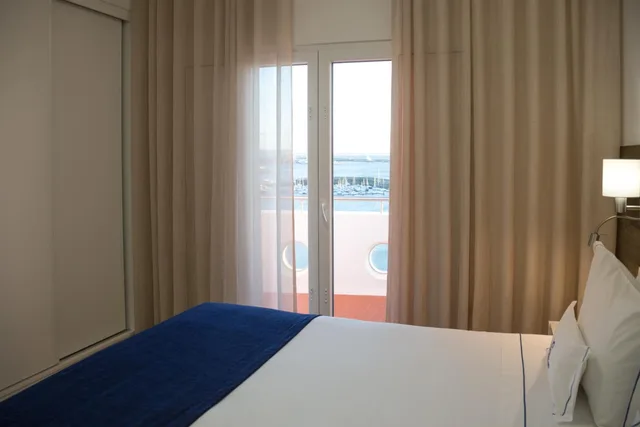 غرفة بسرير مزدوج بإطلالة على البحر بشرفة، Veleiro Hotel 2/6