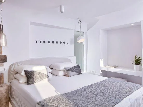 Suite, Sea View, Indoor Jetted Tub، Cosmopolitan Suites - Adults Only 1/1