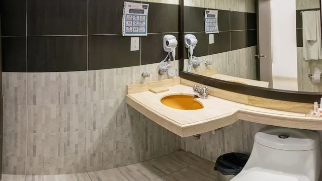 غرفة قياسية بسرير كينج، Hotel San Juan Internacional Ex Ramada Bucaramanga 9/10