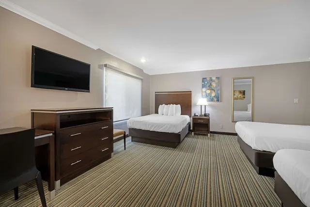 غرفة قياسية بسريرين كوين، Best Western Courtesy Inn - Anaheim Park Hotel 6/10