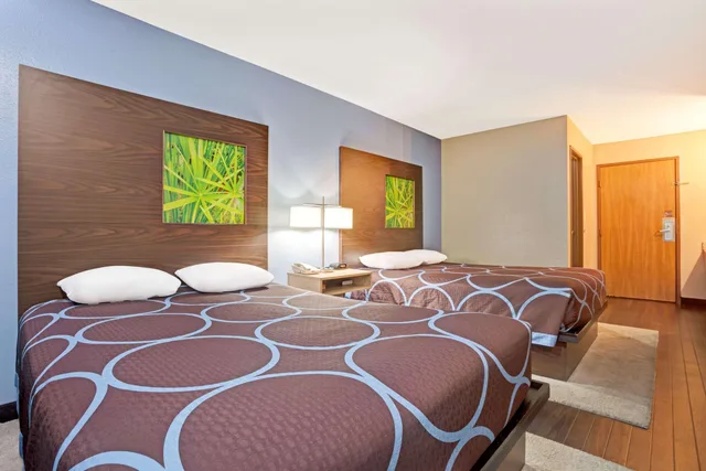 غرفة بسريرين كوين، Super 8 by Wyndham Louisville Airport 1/1