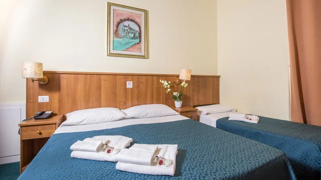 غرفة سوبيريور ثلاثية بسرير كوين وسرير فردي، Hotel Trastevere 1/2