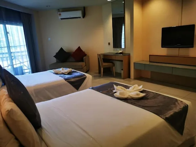 غرفة ديلوكس بسريرين منفصلين بإطلالة على البحر بغرفة نوم واحدة، Century Langkasuka Resort 1/1