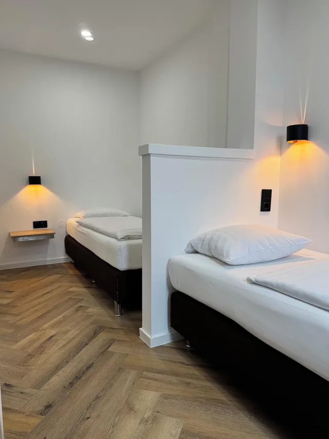 غرفة عائلية، Hotel Port 3/5