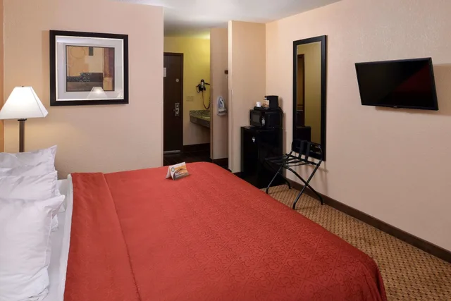 غرفة قياسية بسرير كينج، Quality Inn Appleton West 3/5