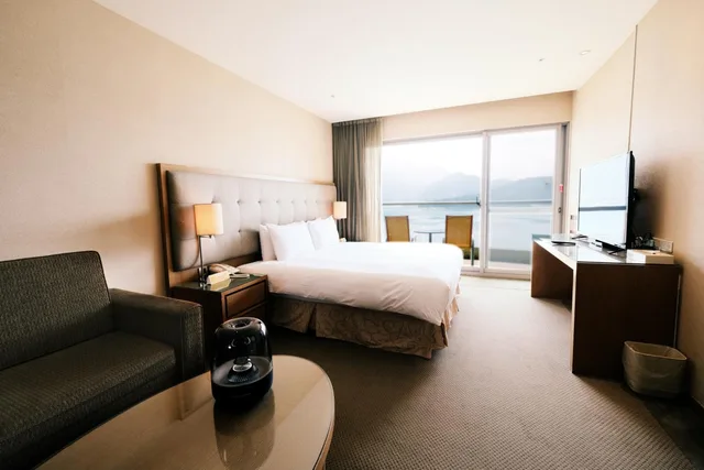 Cave, Honeymoon, Suite, King Bed, Outdoor Jetted Tub، Hotel Del Lago 2/3