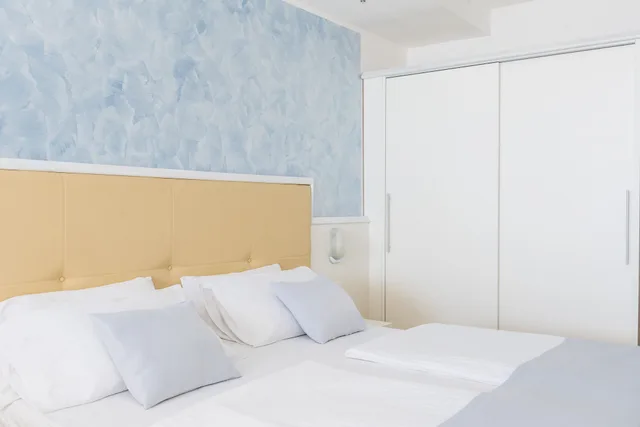 غرفة قياسية بسرير مزدوج أو سريرين منفصلين بإطلالة على البحر بشرفة، Hotel Mimosa - Lido Palace 6/10