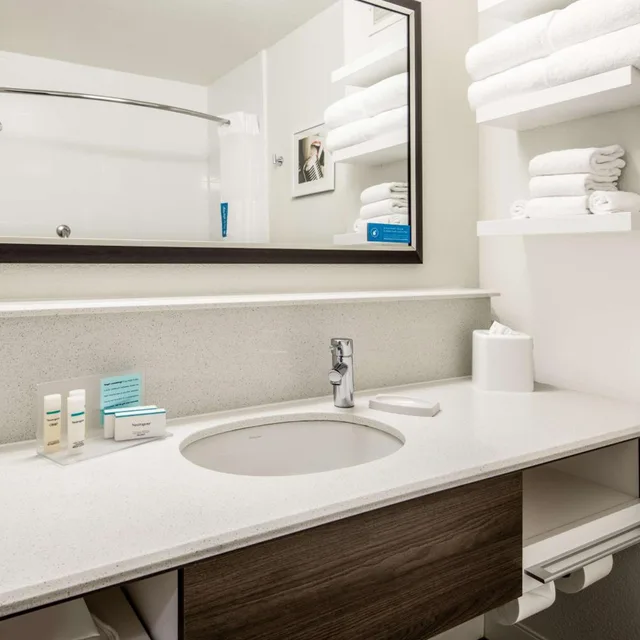 استوديو بسريرين كوين مع أريكة لذوي الإعاقة، Hampton Inn Suites Las Vegas Henderson 6/7