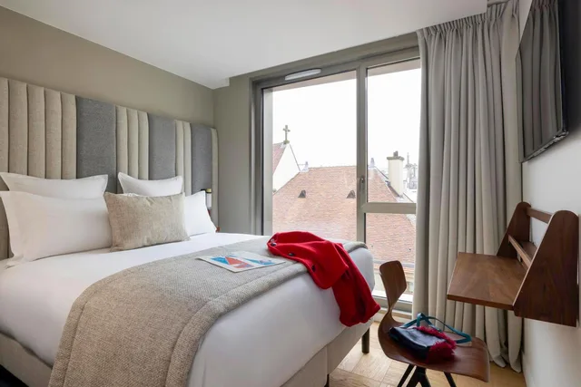 Comfy، Hotel Pilgrim 1/1