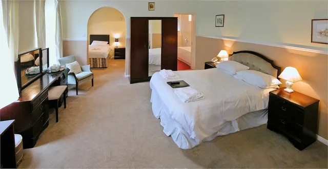 غرفة عائلية بسرير مزدوج وسرير فردي وسرير بطابقين، Trimstone Manor Country House Hotel 2/5